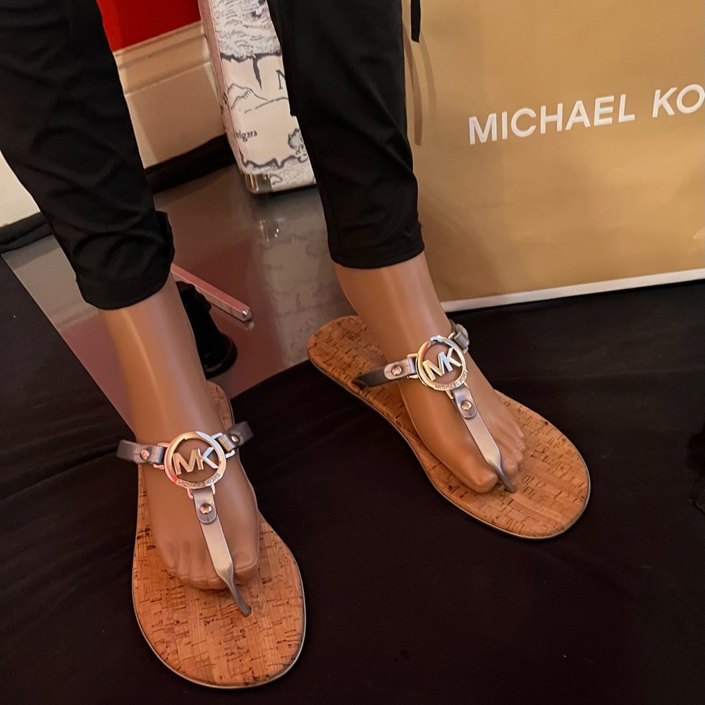 Michael Kors MK Charm Jelly Thong Sandal, Silver.